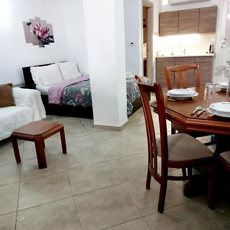 Maria'S Cozy Basement Studio ! Volos Ngoại thất bức ảnh