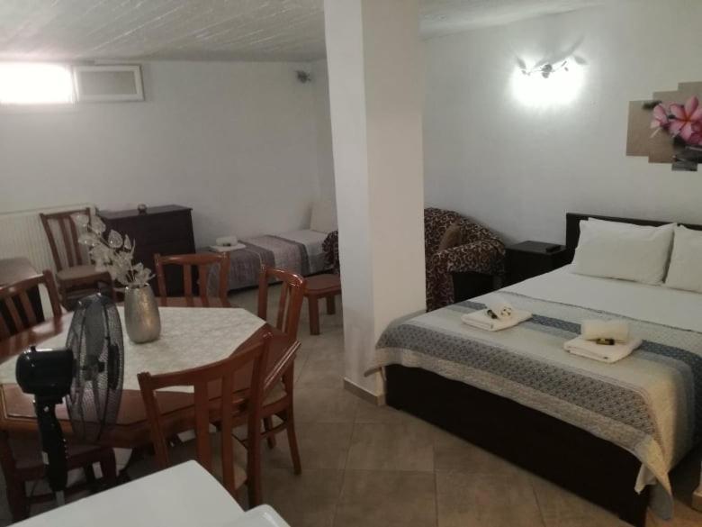 Maria'S Cozy Basement Studio ! Volos Ngoại thất bức ảnh
