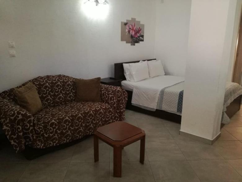 Maria'S Cozy Basement Studio ! Volos Ngoại thất bức ảnh