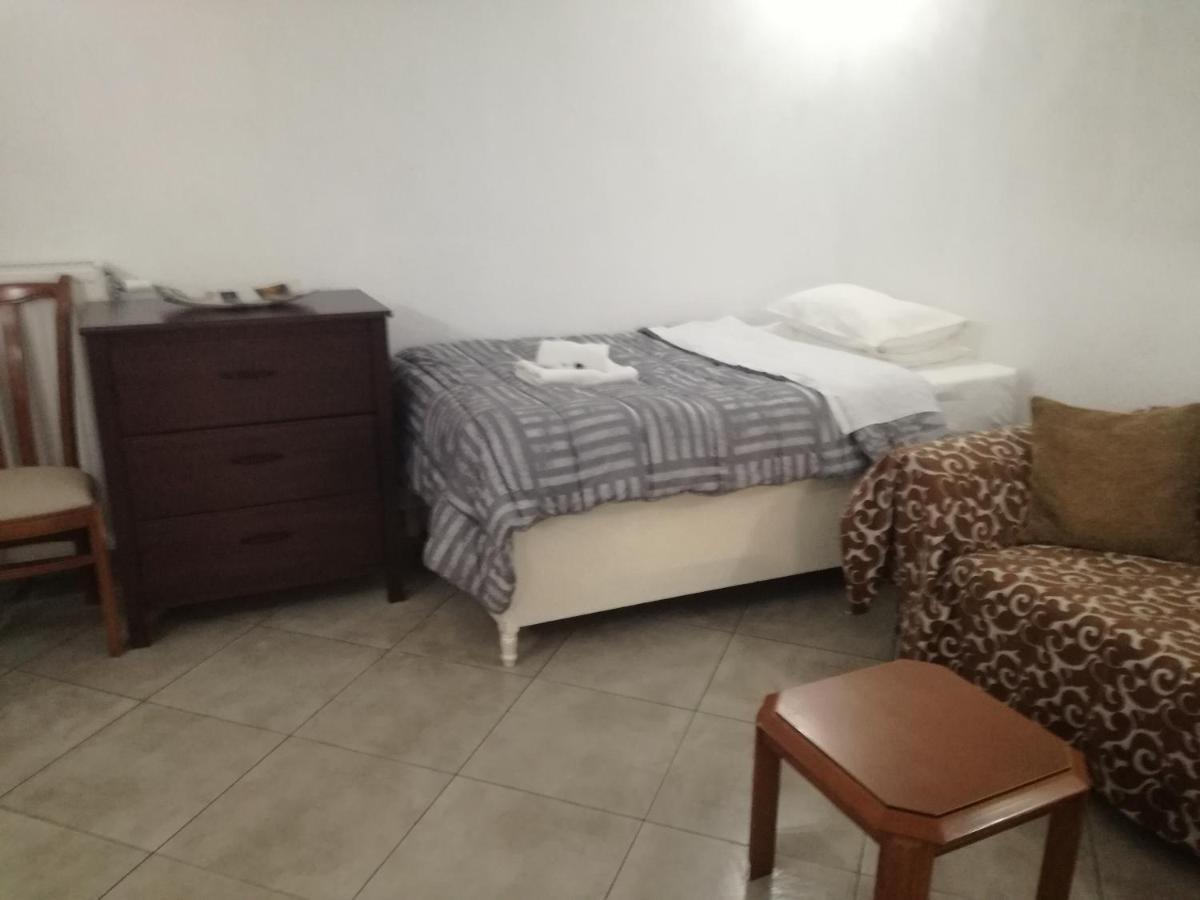 Maria'S Cozy Basement Studio ! Volos Ngoại thất bức ảnh