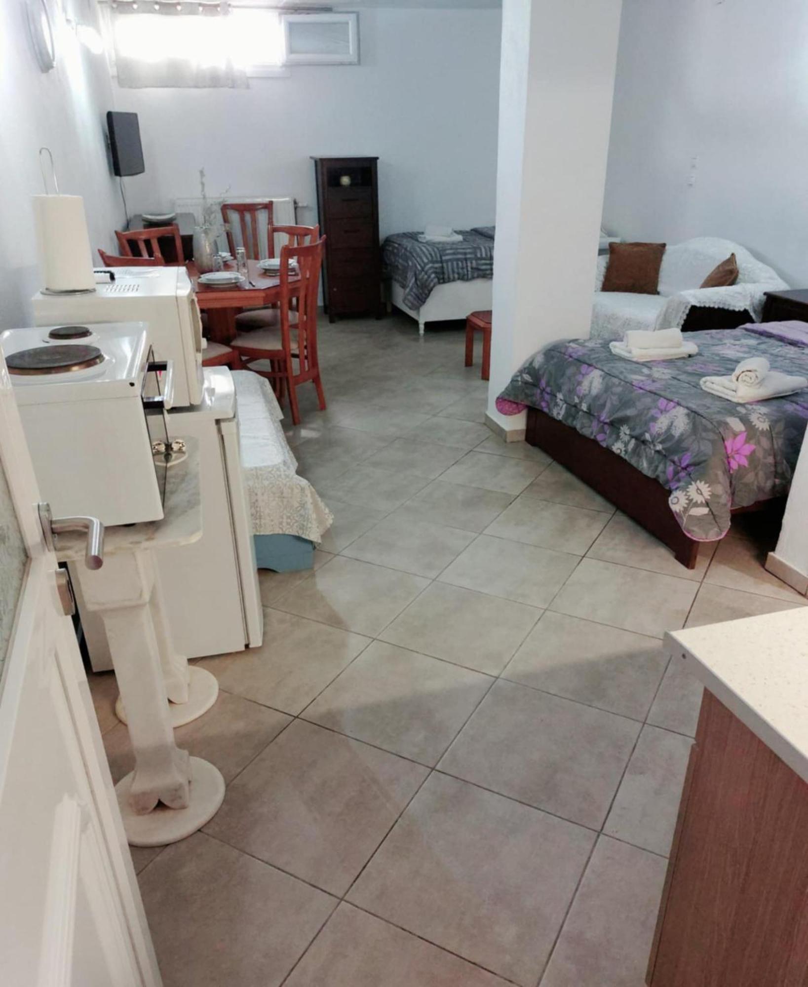 Maria'S Cozy Basement Studio ! Volos Ngoại thất bức ảnh